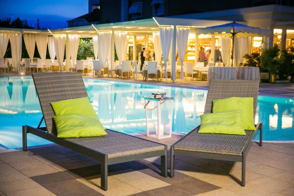Hotel Ares Pontinia Exteriör bild